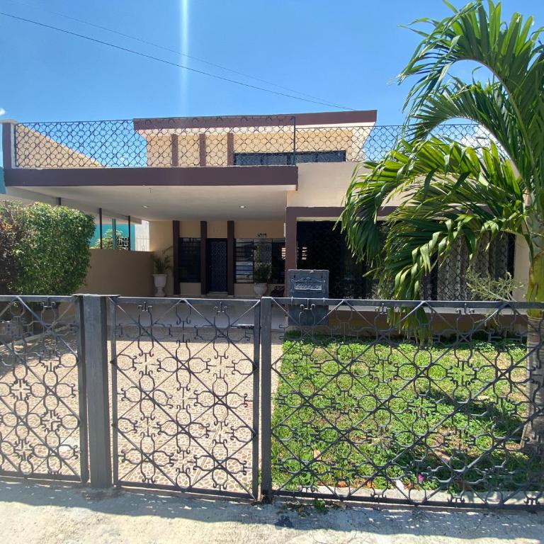 Casa del artista - Three-Bedroom House - 11