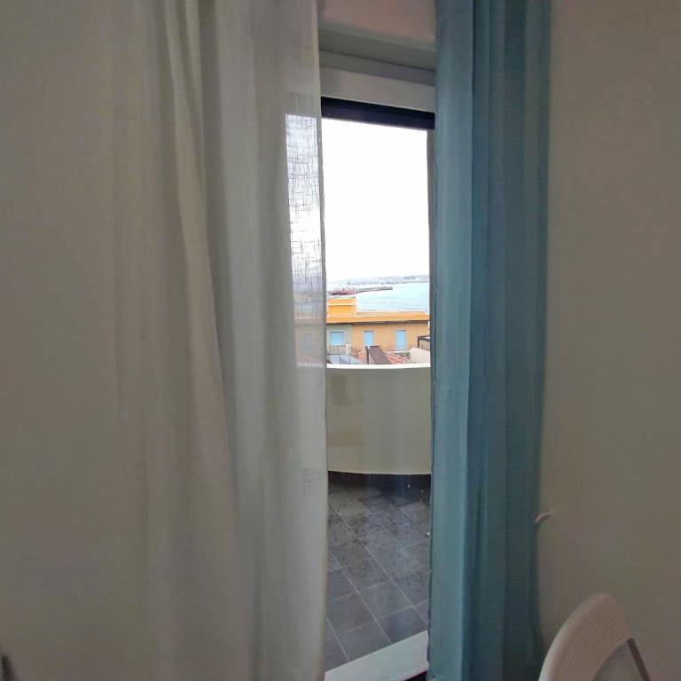 B&B La Finestra sul Mare - Camera Deluxe Matrimoniale con Vista Mare - 4