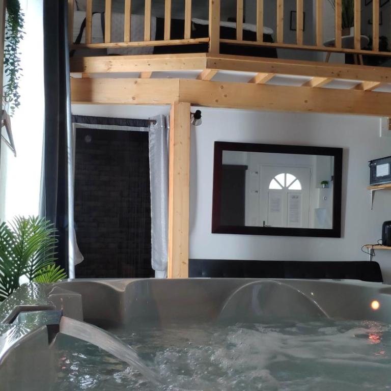Love room "Nuit Blanche" - spa - Apartment mit 1 Schlafzimmer - 28