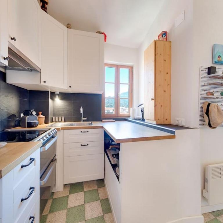 Between the roofs of Menton old town and the sea - Appartement 2 Chambres - 12