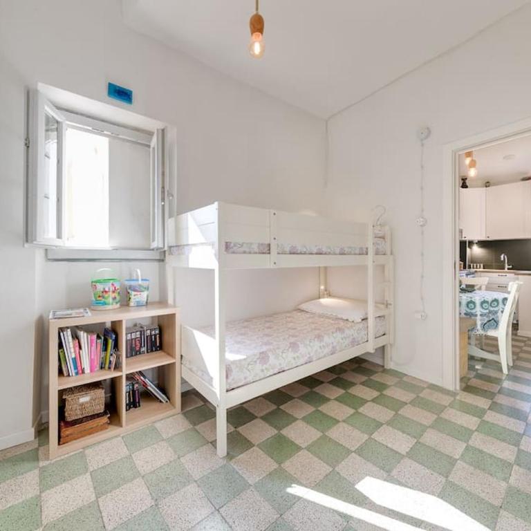 Between the roofs of Menton old town and the sea - Appartement 2 Chambres - 13