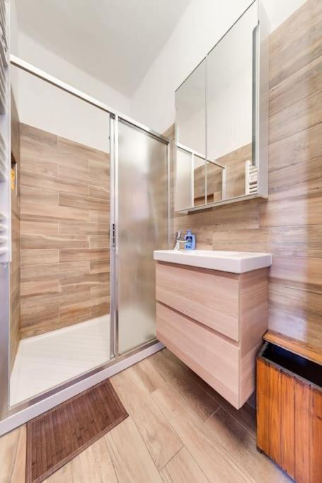 Between the roofs of Menton old town and the sea - Appartement 2 Chambres - 24