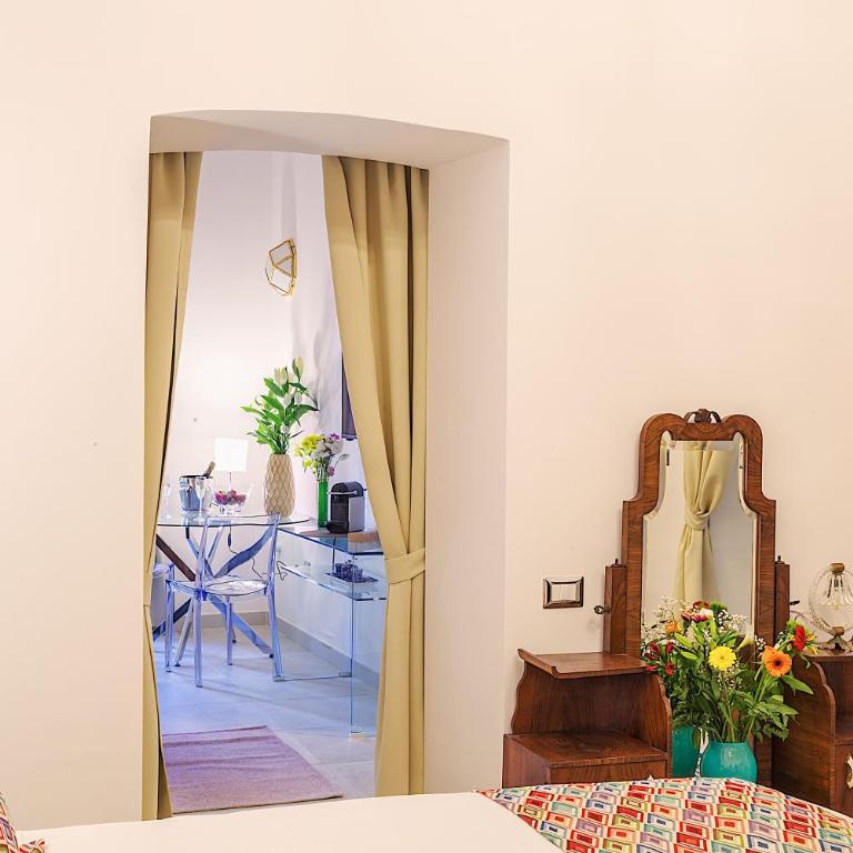 WATERFRONT SUITES CAGLIARI - Camera Deluxe Matrimoniale/Doppia con Letti Singoli con Vista Città - 1