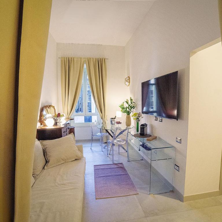 WATERFRONT SUITES CAGLIARI - Camera Deluxe Matrimoniale/Doppia con Letti Singoli con Vista Città - 4