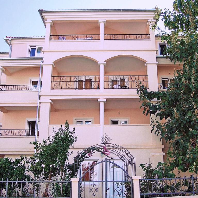 Vila Maslina Guesthouse - Duplex Quadruple Room - 1