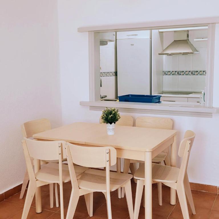 Casa a 400m de playa, 3 habitaciones, 2 baños y jardín - Apartment - 18