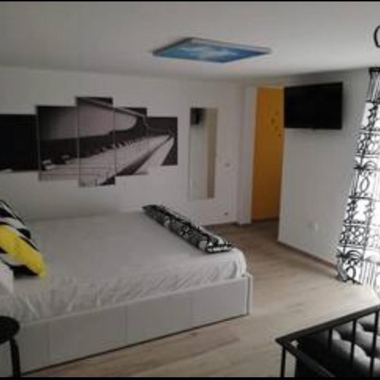 GH Rooms Catania - Deluxe Room (2 Adults + 1 Child) - 1
