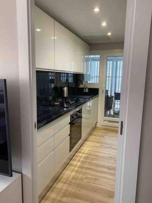 Lujoso piso enfrente de playa de Fenals, 2 terrazas - Apartamento de 1 dormitorio - 22