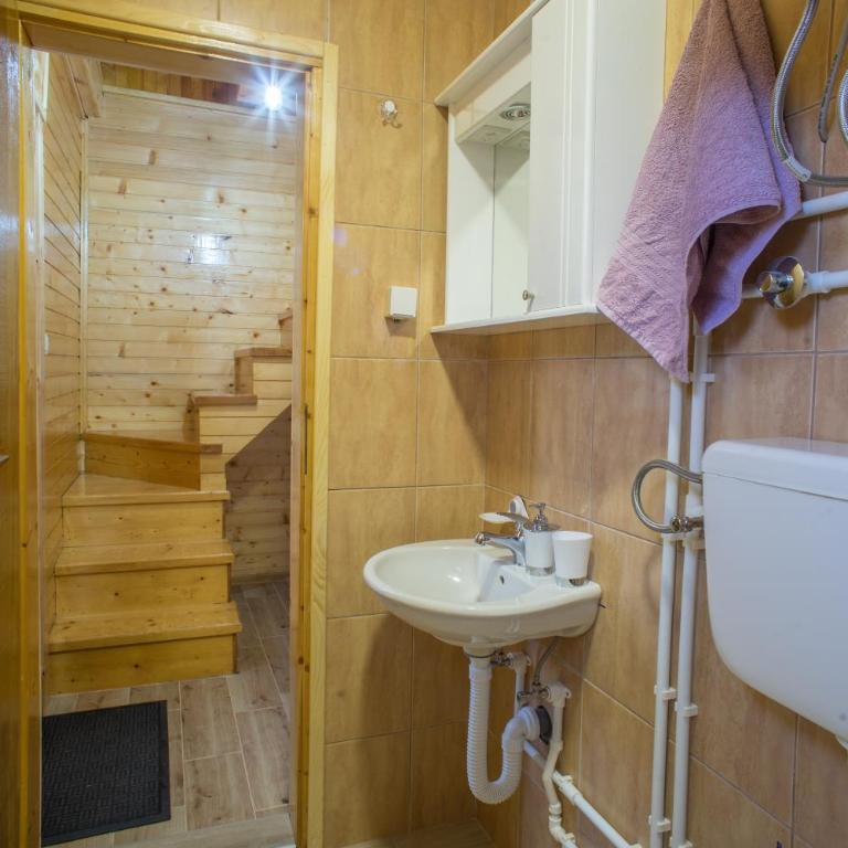 Fenix - Two-Bedroom House - 9