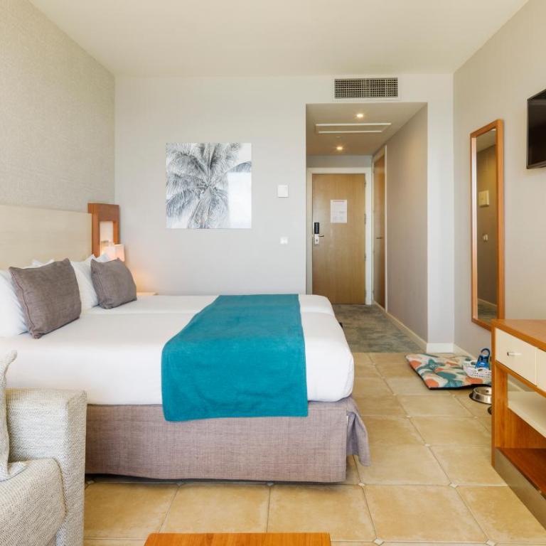 Ilunion Fuengirola - Habitación apta para mascotas con vistas al mar - 5