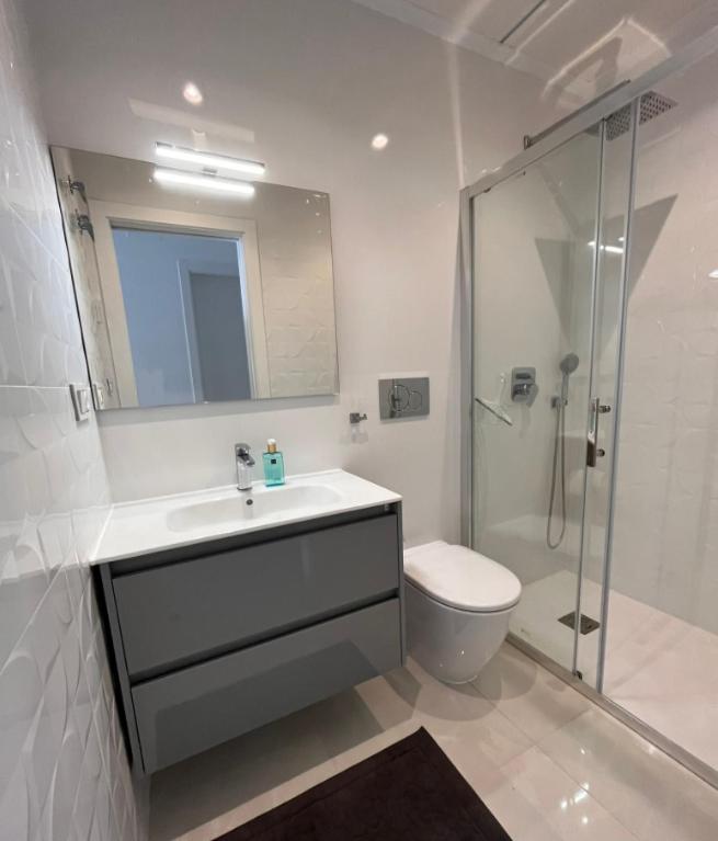 Exclusive apartment for 6 people on the beach - front line - 1st line - Apartamento de 3 dormitorios - 33