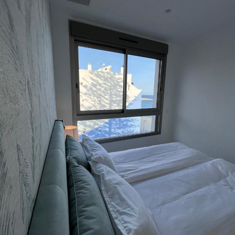 Exclusive apartment for 6 people on the beach - front line - 1st line - Apartamento de 3 dormitorios - 24