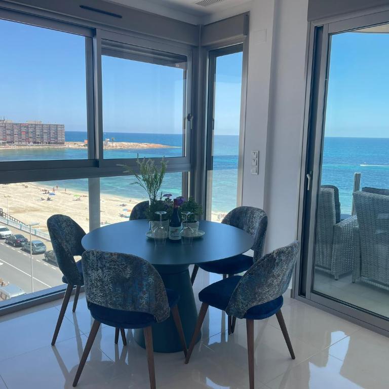 Exclusive apartment for 6 people on the beach - front line - 1st line - Apartamento de 3 dormitorios - 12