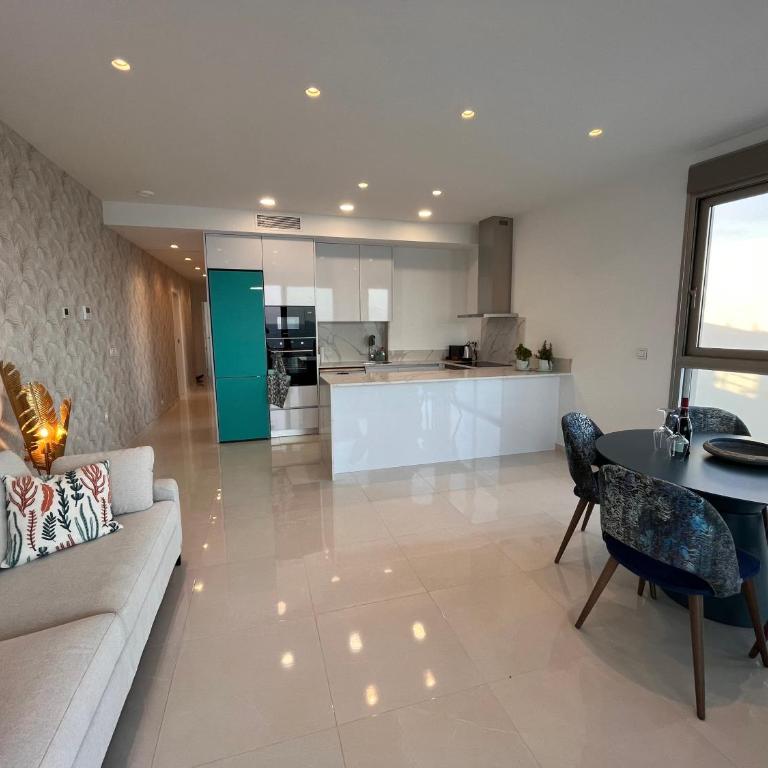 Exclusive apartment for 6 people on the beach - front line - 1st line - Apartamento de 3 dormitorios - 14