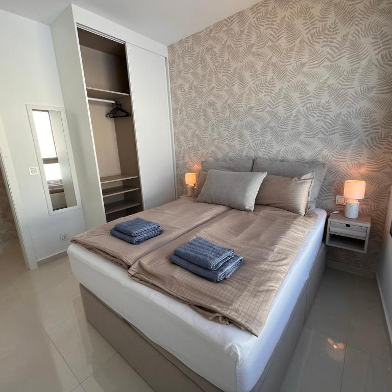 Exclusive apartment for 6 people on the beach - front line - 1st line - Apartamento de 3 dormitorios - 31