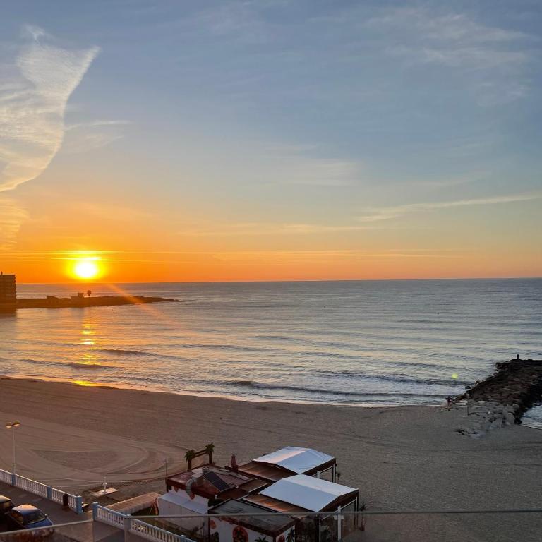 Exclusive apartment for 6 people on the beach - front line - 1st line - Apartamento de 3 dormitorios - 5