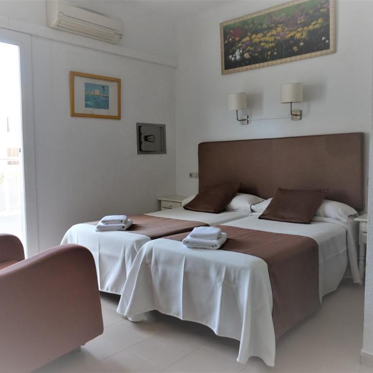 Hotel Hermes - Habitación Doble con cama supletoria - 2 camas - 4