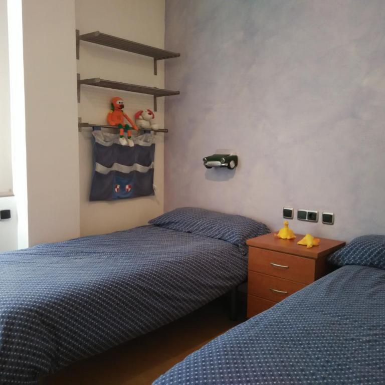 Apartament amb jardí privat i piscina - Three-Bedroom Apartment - 5