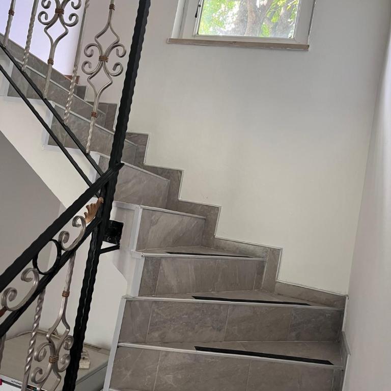 Villa Rose - Three-Bedroom House - 13