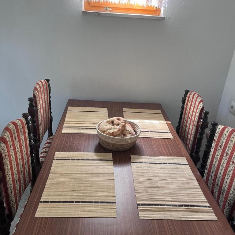 Villa Rose - Three-Bedroom House - 12
