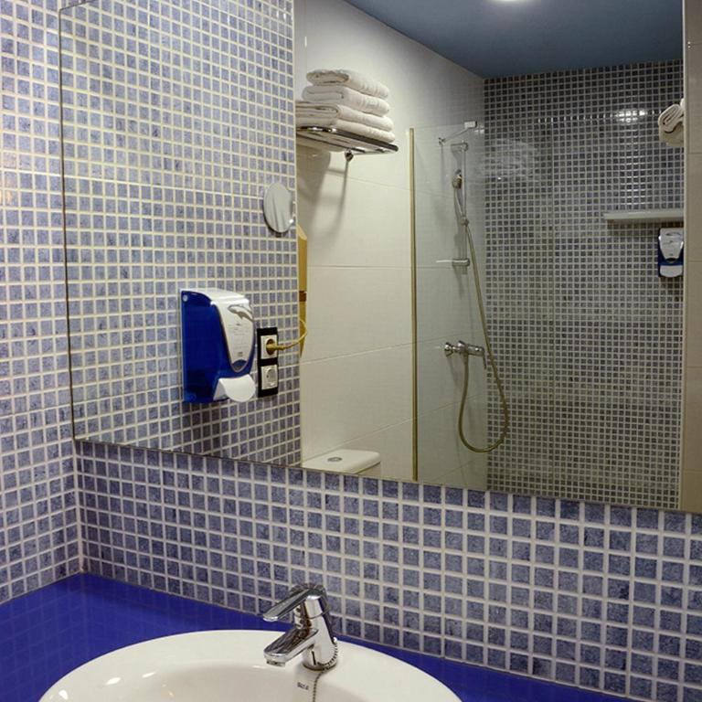 Hotel Grecs - Habitación Doble - 1 o 2 camas - 6