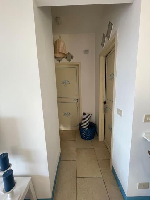 Appartamento con giardino a due passi dal mare. - Two-Bedroom House - 10