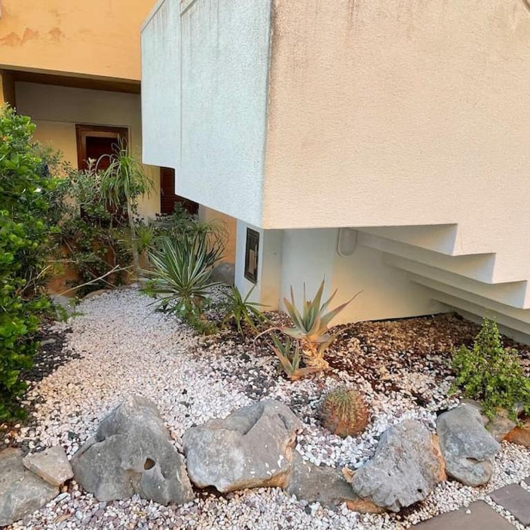 Appartamento con giardino a due passi dal mare. - Two-Bedroom House - 31