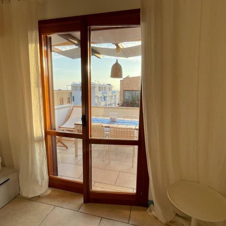 Appartamento con giardino a due passi dal mare. - Two-Bedroom House - 6