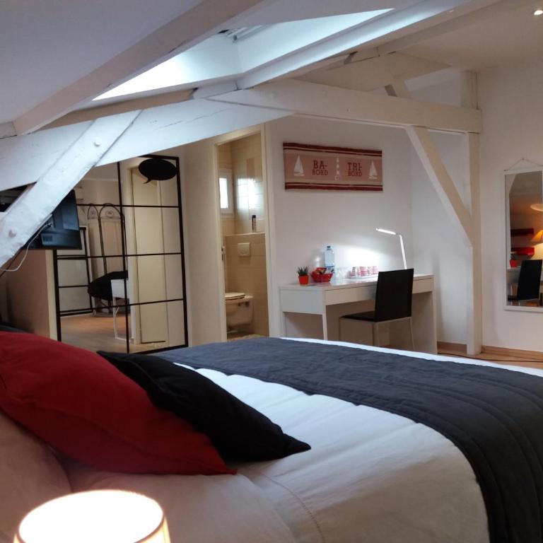 Chambres d'Hôtes LA PASTOURELLE Royan centre - Comfort Double Room with Private Bathroom - 11