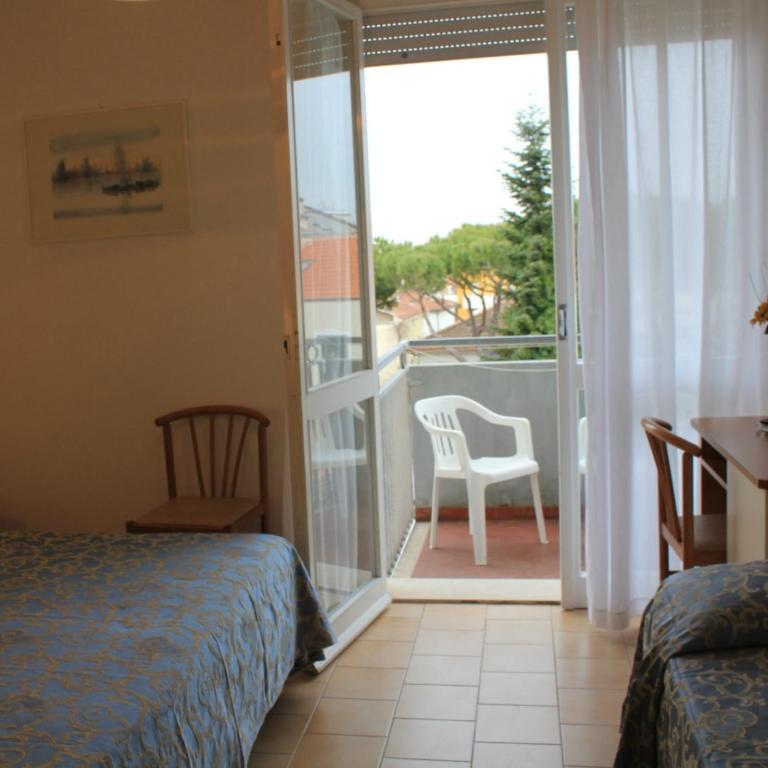 Hotel Morena Riccione Centrale - Triple Room with Balcony - 11