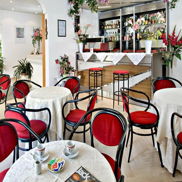 Hotel Morena Riccione Centrale - Quadruple Room with Balcony - 13