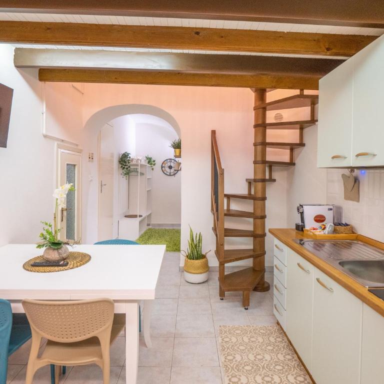 CASA IRYNA - Appartamento con 1 Camera da Letto - 4