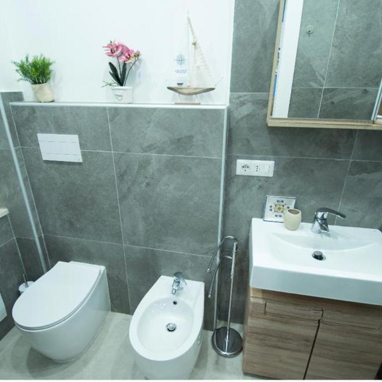Via Cino Cagliari - Camera Matrimoniale con Bagno Privato - 3