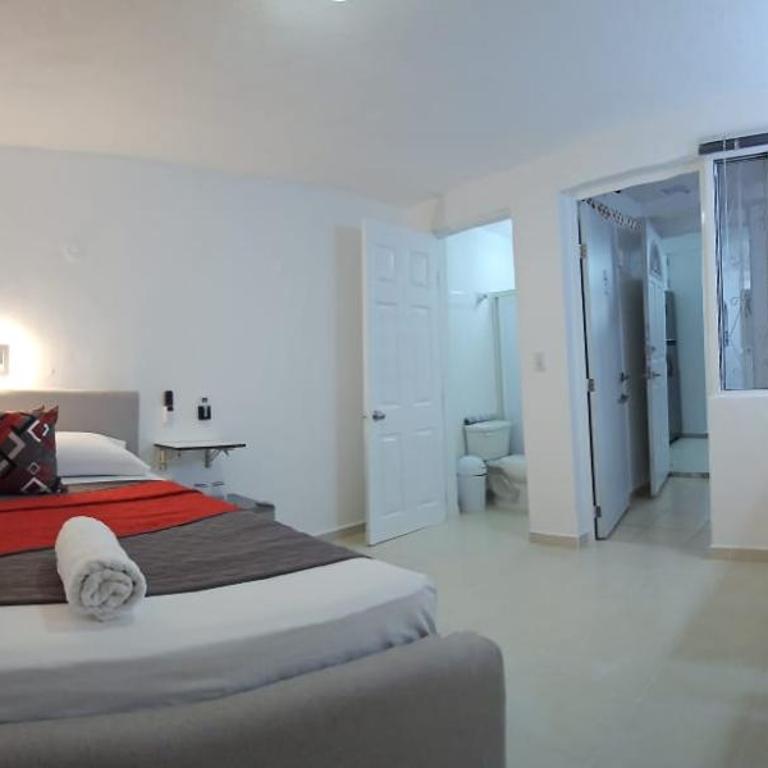 Book & Sleep Cancun - Double Room with Private Bathroom - 2