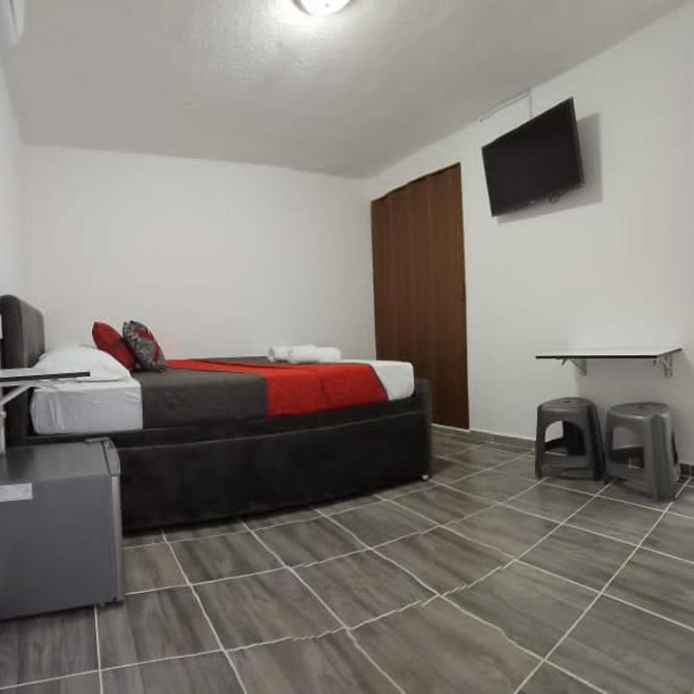 Book & Sleep Cancun - Double Room with Private Bathroom - 3
