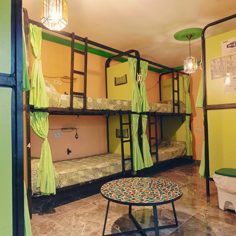 Charming Nerja Hostel - Cama en habitación compartida mixta de 10 camas - 4