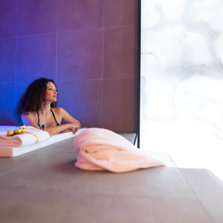 GOLD SUITE&SPA - Camera King con Vasca Idromassaggio - 5