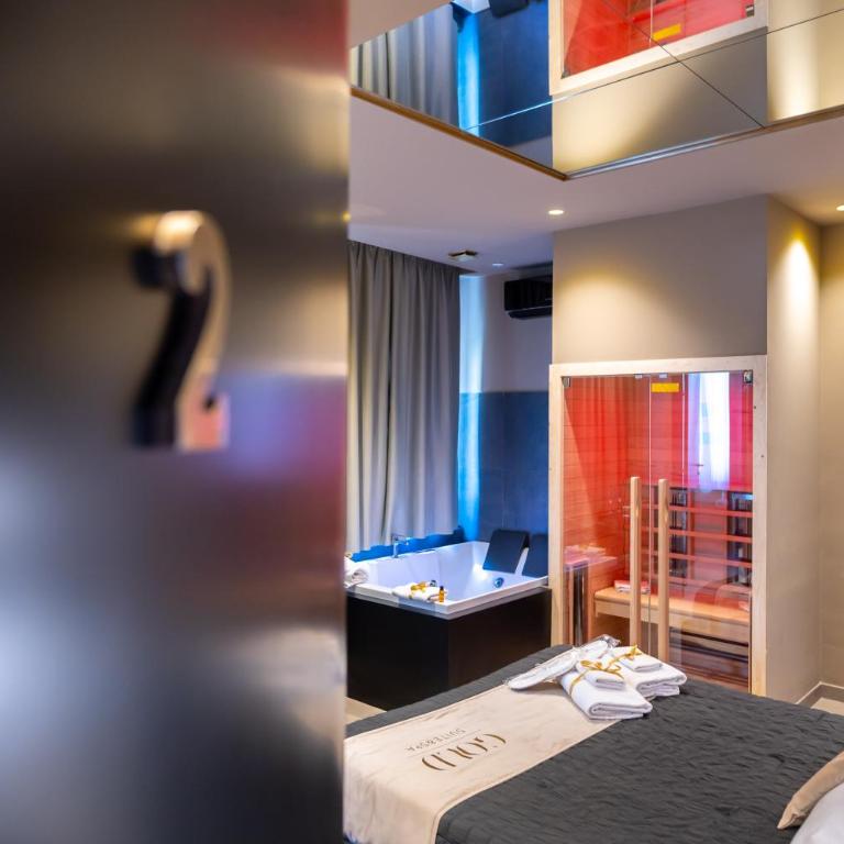 GOLD SUITE&SPA - Camera Queen con Vasca Idromassaggio - 2