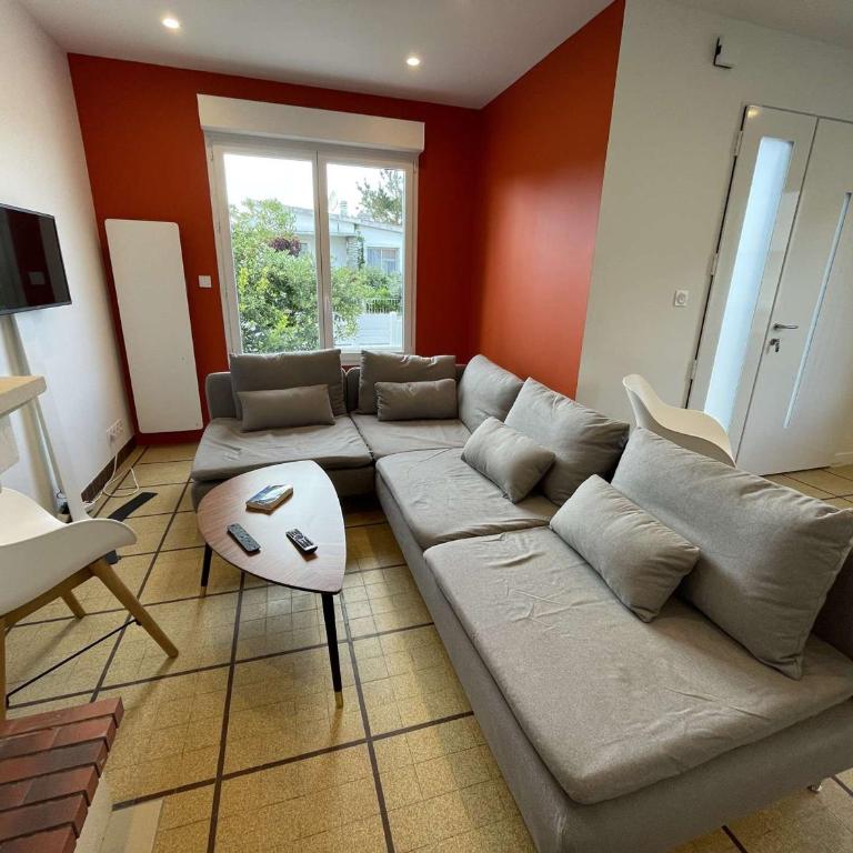 Maison rénovée 5 pièces, jardin clos, à 2 pas de l'océan, pour 10 personnes - Saint-Jean-de-Monts - FR-1-224C-231 - Maison de Vacances - 27