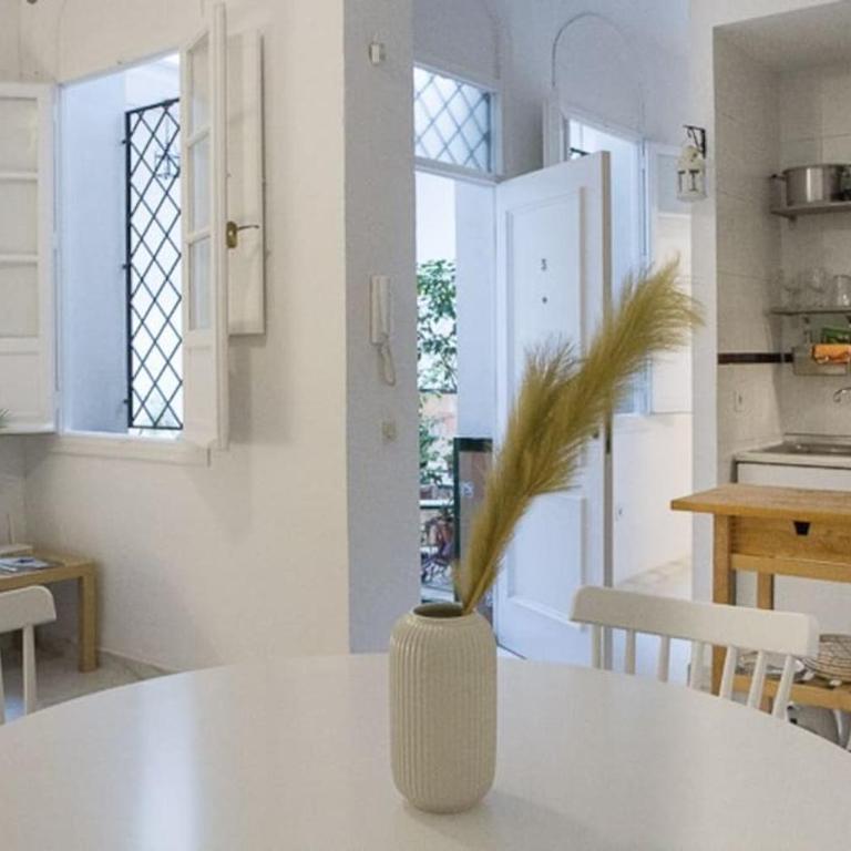 Cozy apartment in a typical Sevillian patio house - Apartamento de 1 dormitorio - 2
