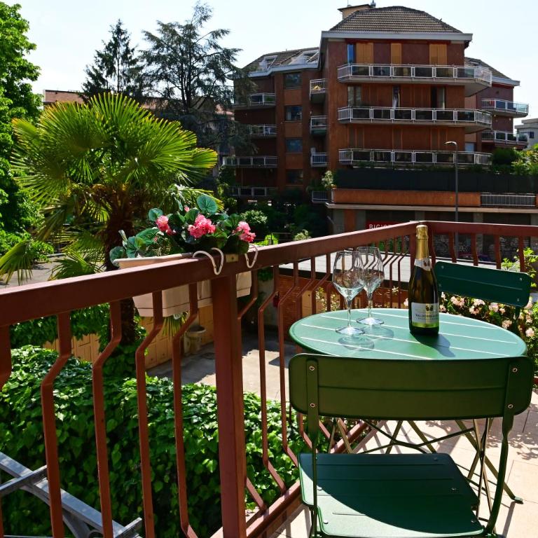 Holiday Homes Aparthotel Milano - Apartment with Balcony - 6