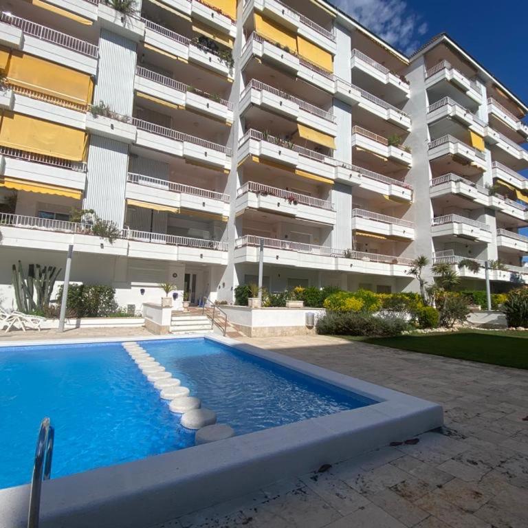 Lujoso piso enfrente de playa de Fenals, 2 terrazas - Apartamento de 1 dormitorio - 41