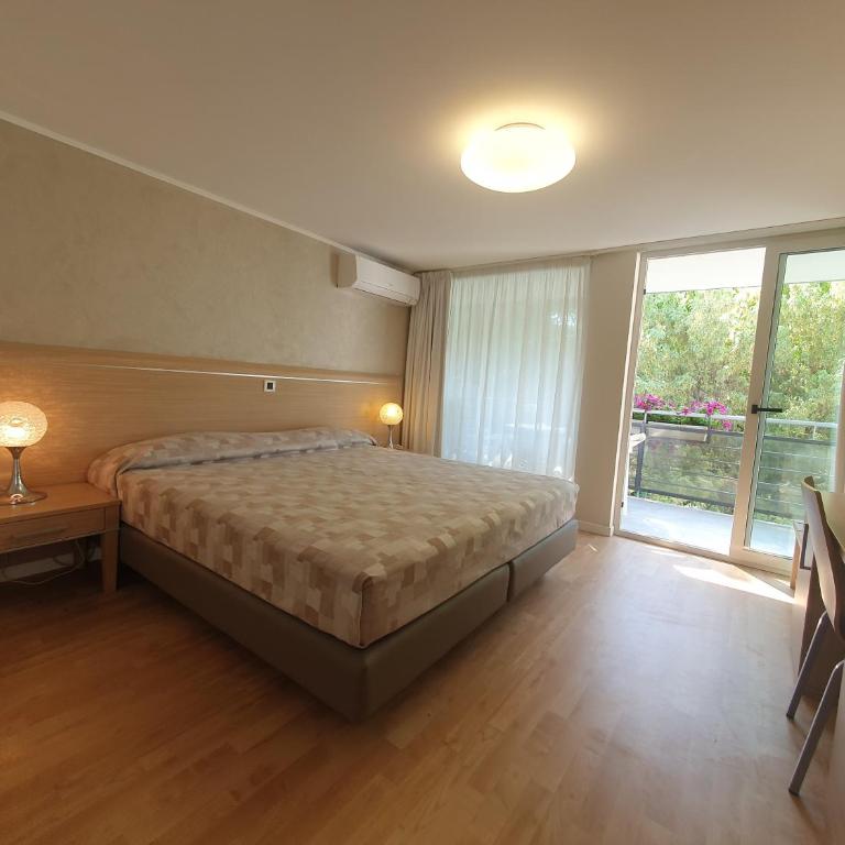 Hotel Eurovil Garni - Camera Superior Matrimoniale/Doppia con Letti Singoli - 11