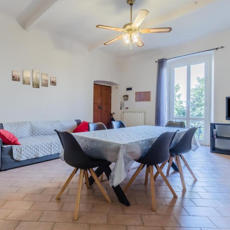 GuestHost - Porto Mirabello & Central Station Comfy Apt x5! - Two-Bedroom Apartment - 1
