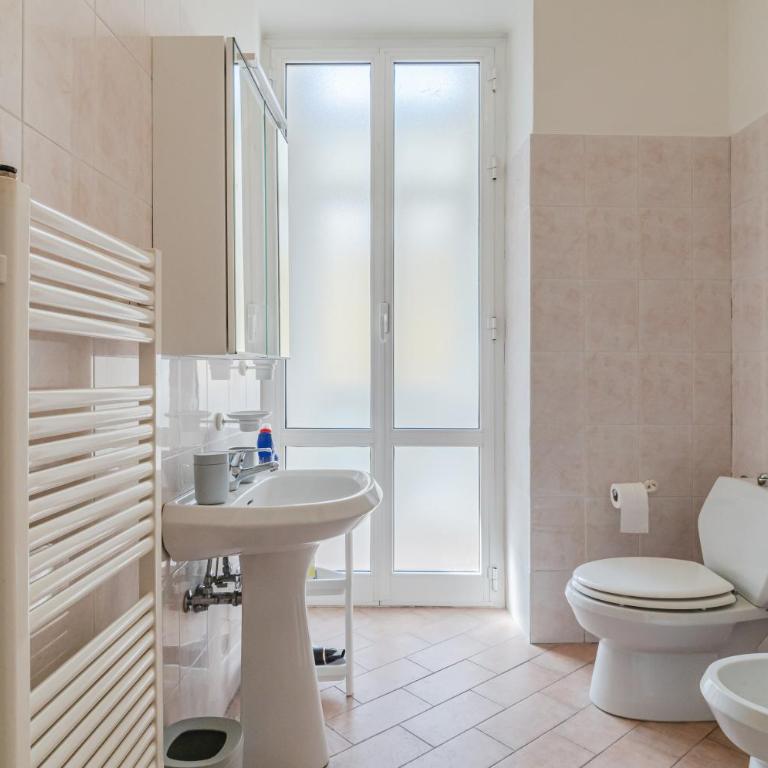 GuestHost - Porto Mirabello & Central Station Comfy Apt x5! - Two-Bedroom Apartment - 5