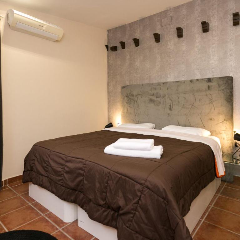 Navitour Santa Ana - Three-Bedroom Apartment - 9