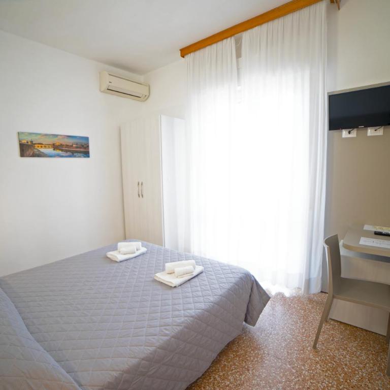 Hotel Ischia - Camera Matrimoniale Deluxe con Balcone - 4