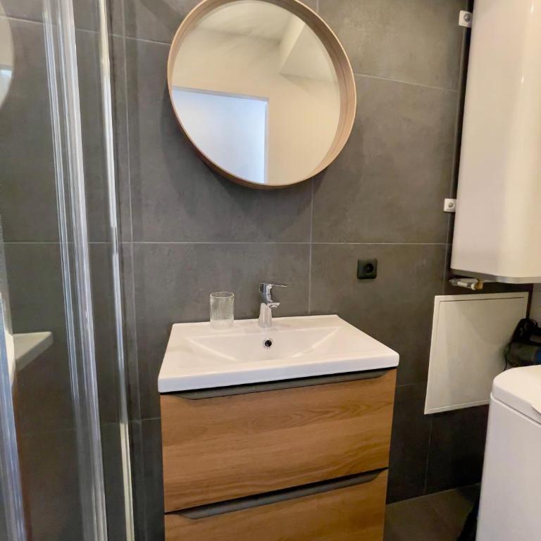 Laura Cosy T2 *CLIM* Proche Gare - Appartement Deluxe - 14