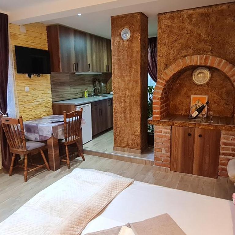 Apartments Lukić - Double Room with Pool View - 7