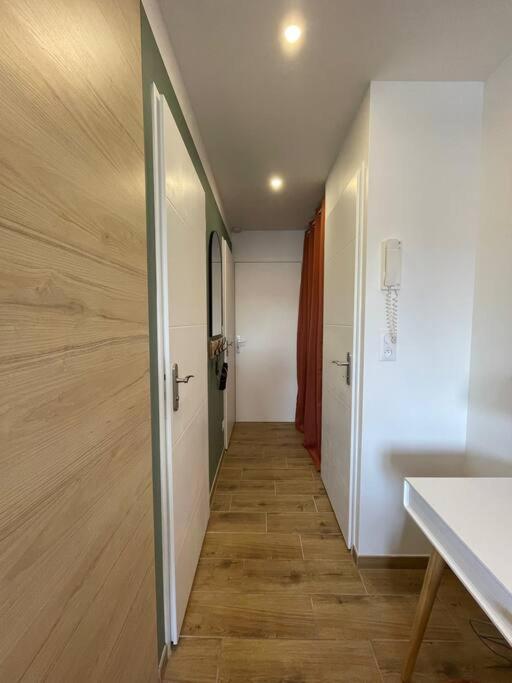Magnifique Studio Calais Plage - Chambre Deluxe (2 Adultes + 1 Enfant) - 16